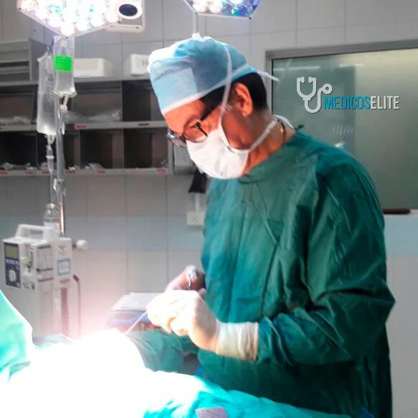 Dr Aldo Guayasamin Cirujano Plástico Certificado - Quito